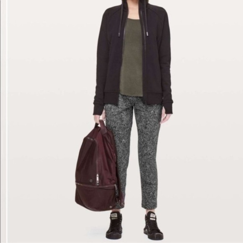 Lululemon On The Fly Pant Feathered Jacquard Black White / Black